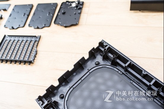 外观高大威猛，内在锦绣文章——Tt Level 20 GT机箱中的肌肉跑车