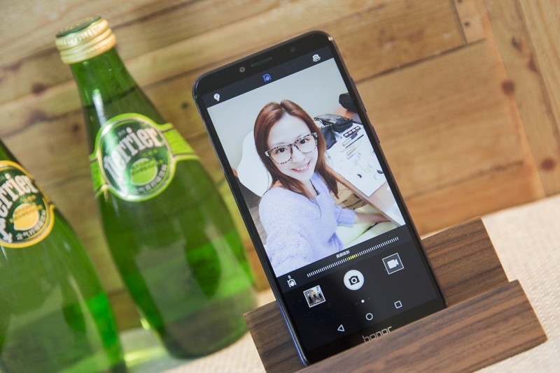 【板块开荒】999元荣耀畅玩7A普及旗舰高科技，全面屏、人脸解锁、双摄样样有