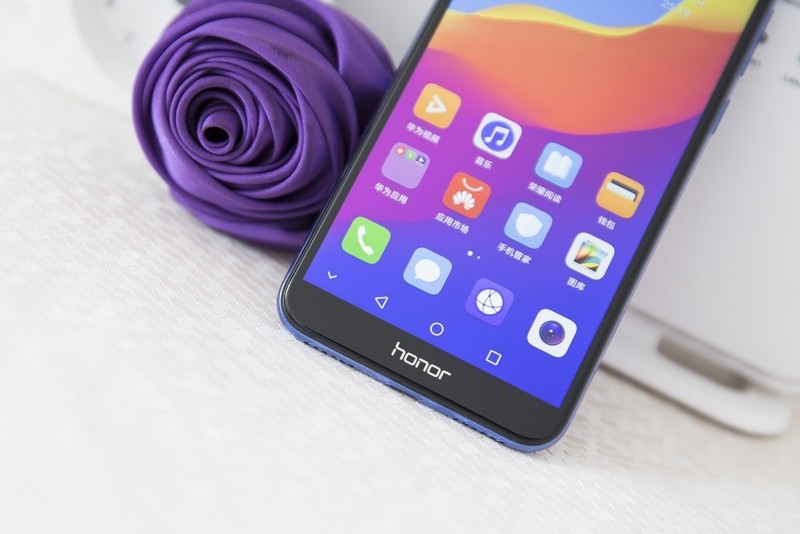 【板块开荒】999元荣耀畅玩7A普及旗舰高科技，全面屏、人脸解锁、双摄样样有