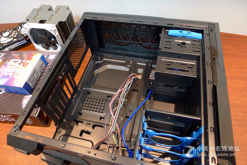 领航者机箱到手了，来一发装机作业