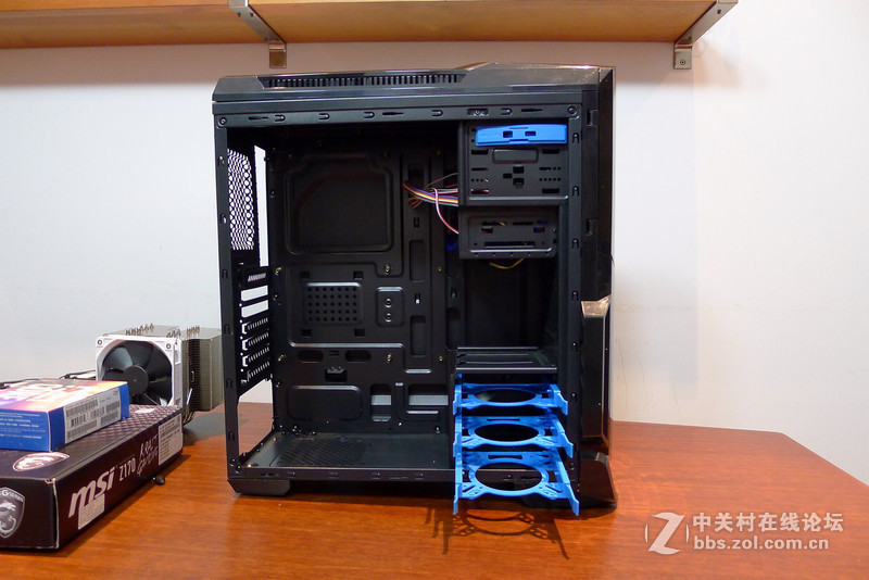 领航者机箱到手了，来一发装机作业