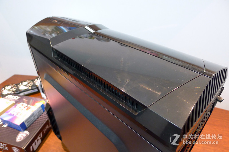 领航者机箱到手了，来一发装机作业