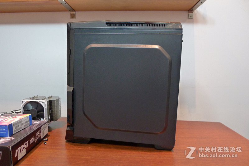 领航者机箱到手了，来一发装机作业