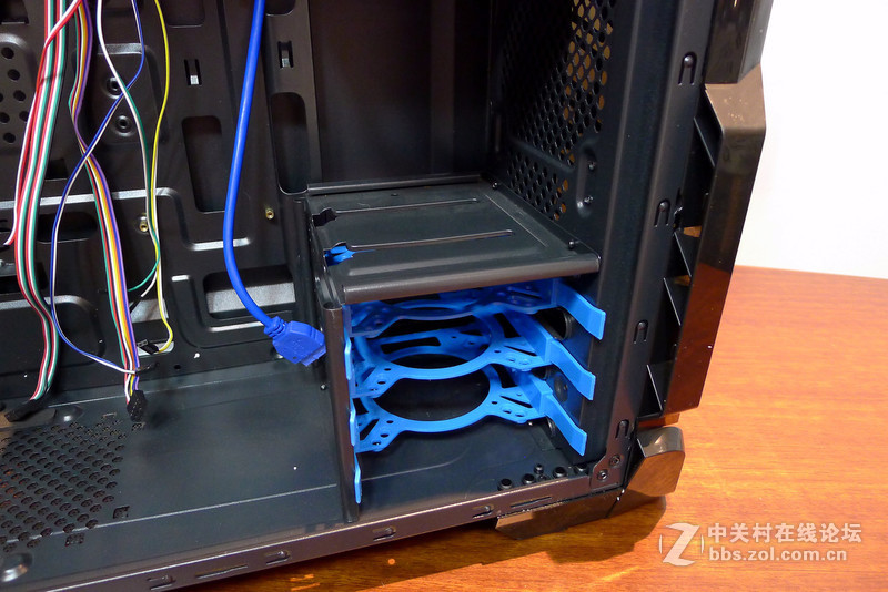 领航者机箱到手了，来一发装机作业