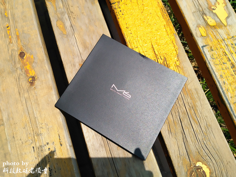 #自拍大明星美图M6#——专业美颜  自拍神器