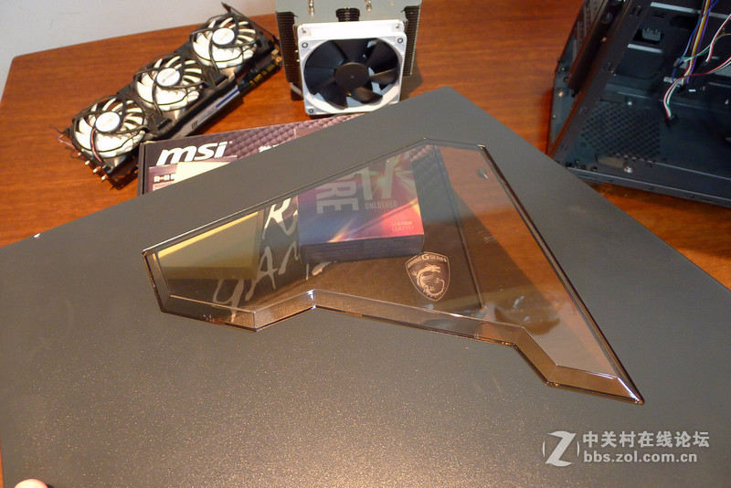 领航者机箱到手了，来一发装机作业