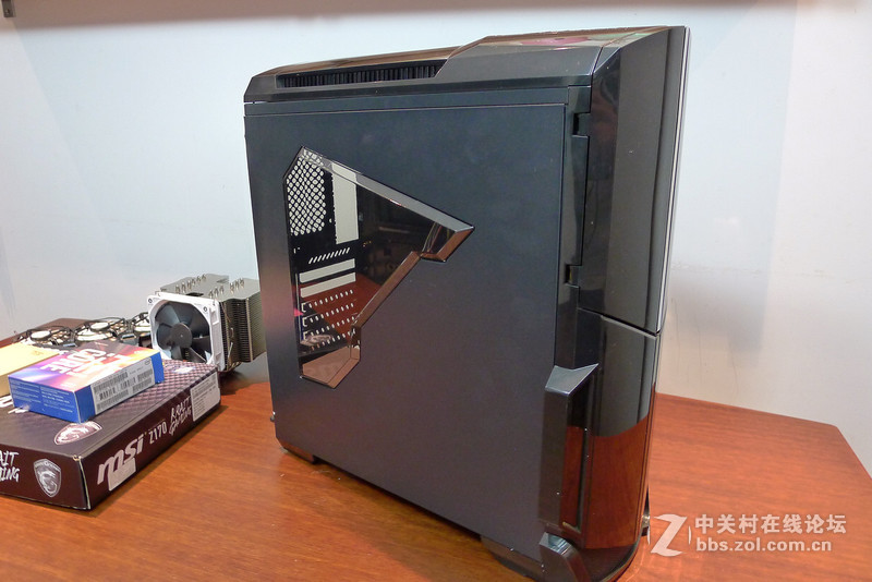 领航者机箱到手了，来一发装机作业