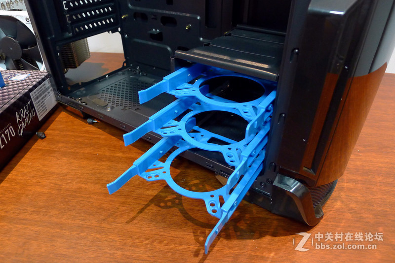 领航者机箱到手了，来一发装机作业