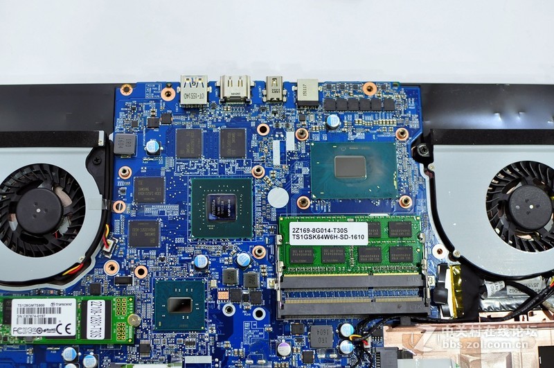 GIGABYTE P16G烧机与游戏测试