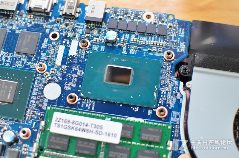 GIGABYTE P16G烧机与游戏测试