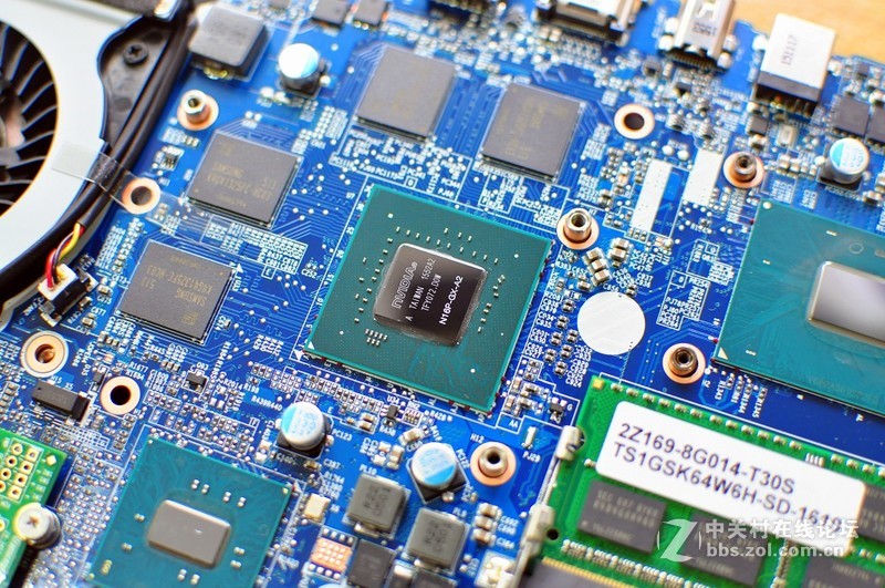 GIGABYTE P16G烧机与游戏测试