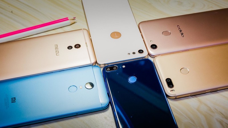 2000元内哪款机皇更值得买？6大品牌热门手机横评对决