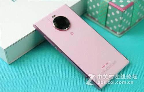 旋转镜头亮点更好玩的朵唯手机V1