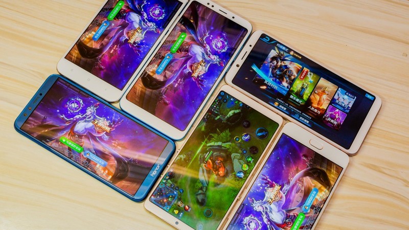 2000元内哪款机皇更值得买？6大品牌热门手机横评对决