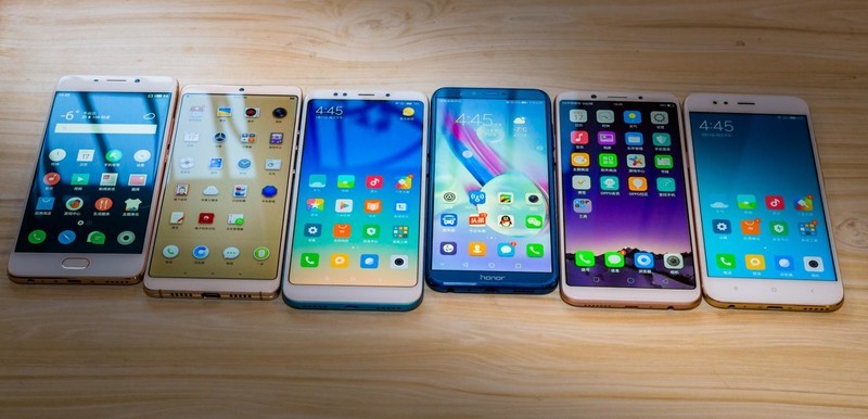 2000元内哪款机皇更值得买？6大品牌热门手机横评对决