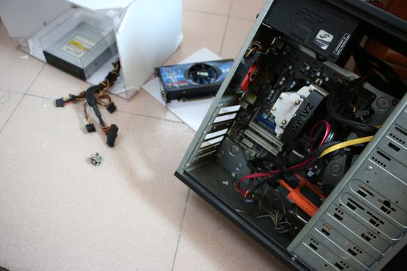 #版主坐堂# 强力围观大神的DIY制作全透明机箱过程