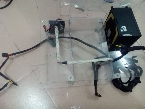 #版主坐堂# 强力围观大神的DIY制作全透明机箱过程