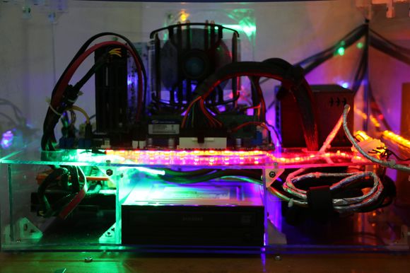 #版主坐堂# 强力围观大神的DIY制作全透明机箱过程