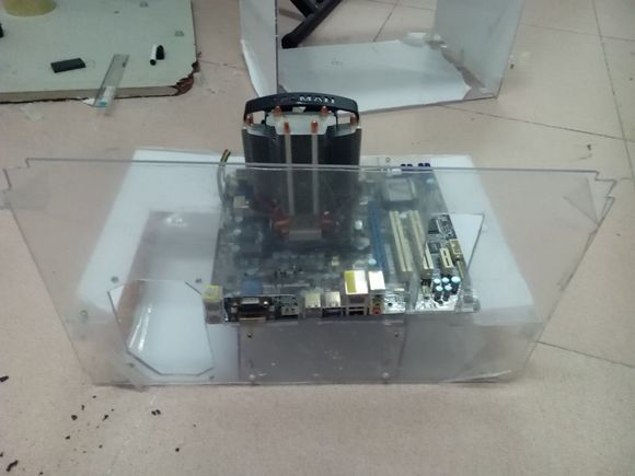 #版主坐堂# 强力围观大神的DIY制作全透明机箱过程