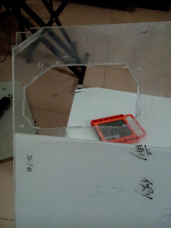 #版主坐堂# 强力围观大神的DIY制作全透明机箱过程