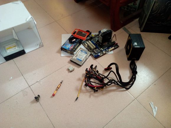 #版主坐堂# 强力围观大神的DIY制作全透明机箱过程