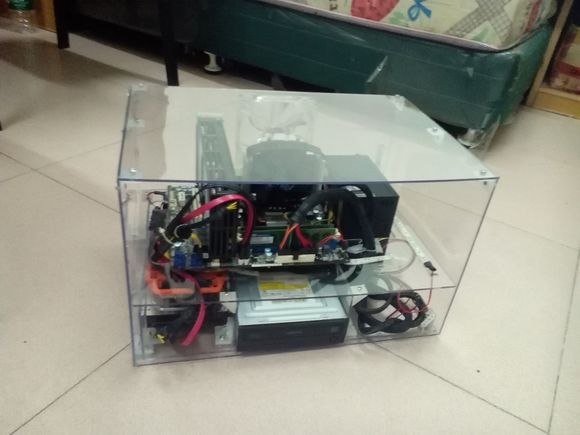 #版主坐堂# 强力围观大神的DIY制作全透明机箱过程