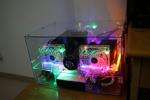 #版主坐堂# 强力围观大神的DIY制作全透明机箱过程