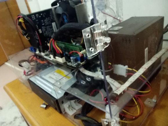 #版主坐堂# 强力围观大神的DIY制作全透明机箱过程