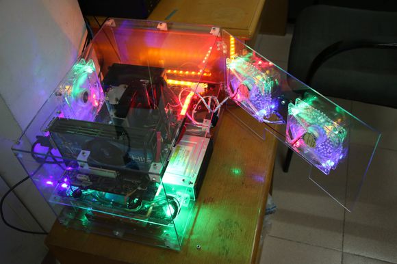 #版主坐堂# 强力围观大神的DIY制作全透明机箱过程