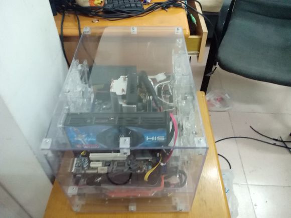 #版主坐堂# 强力围观大神的DIY制作全透明机箱过程