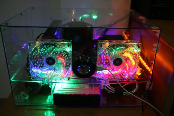 #版主坐堂# 强力围观大神的DIY制作全透明机箱过程