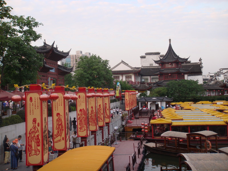 我是不会买B二百五主板了，集中财力买 I5 了