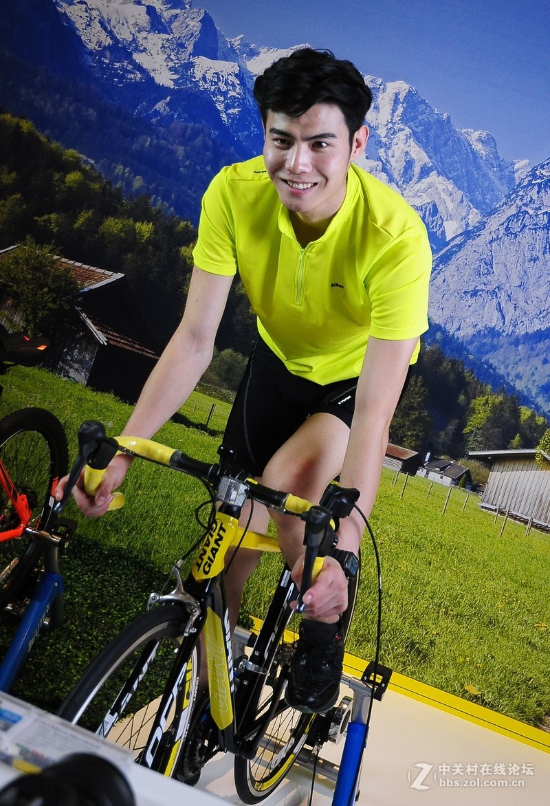 尼康嘉年华上拍模特