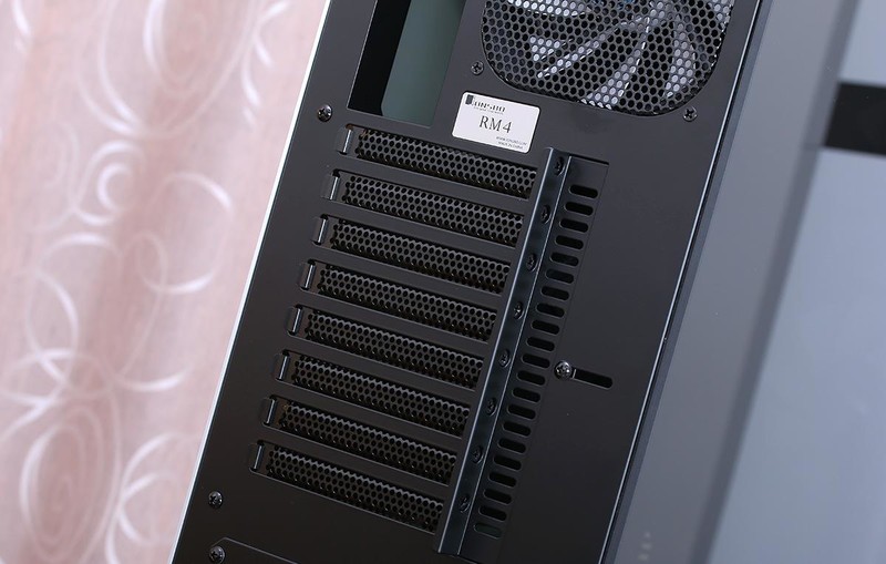 岂止于颜值？银白黑冷艳配色主机诞生记！