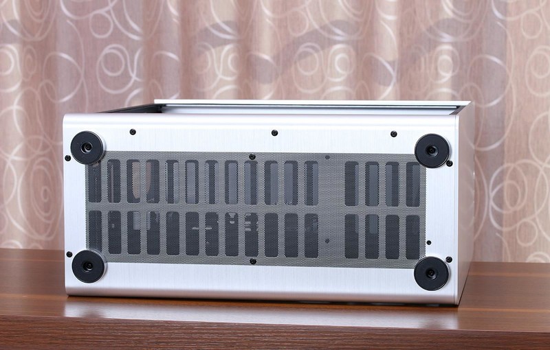 岂止于颜值？银白黑冷艳配色主机诞生记！