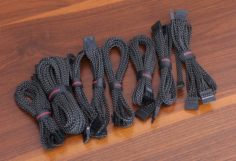 岂止于颜值？银白黑冷艳配色主机诞生记！