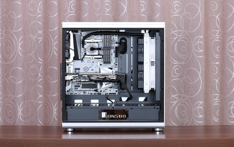 岂止于颜值？银白黑冷艳配色主机诞生记！