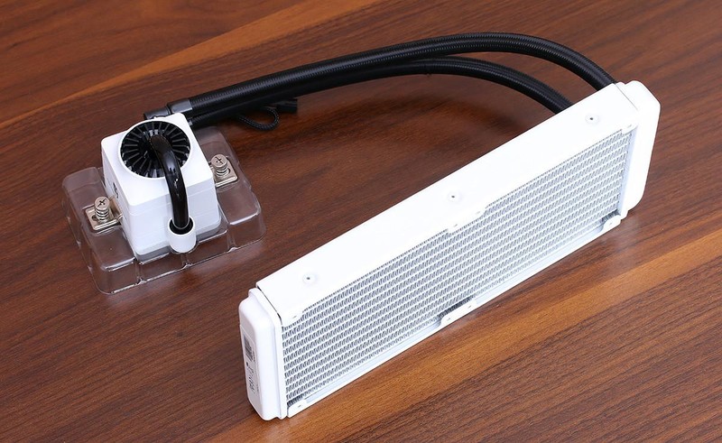 岂止于颜值？银白黑冷艳配色主机诞生记！