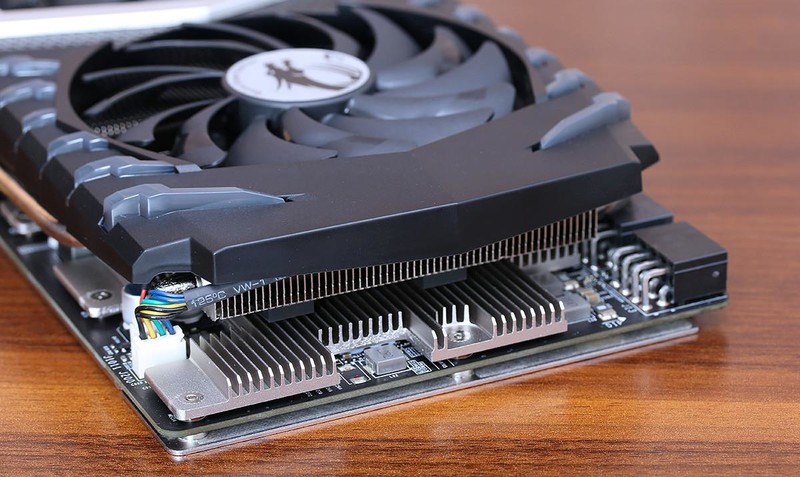 岂止于颜值？银白黑冷艳配色主机诞生记！