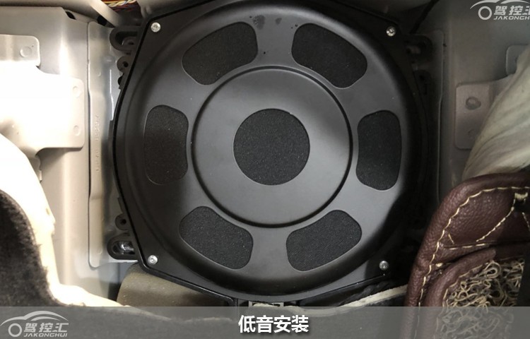 深圳驾控汇宝马X5劲浪FOCAL音响改装