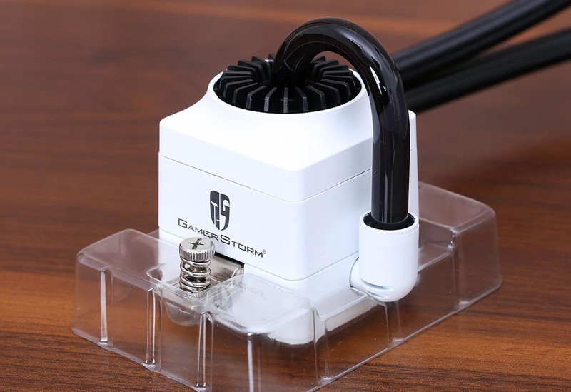 岂止于颜值？银白黑冷艳配色主机诞生记！