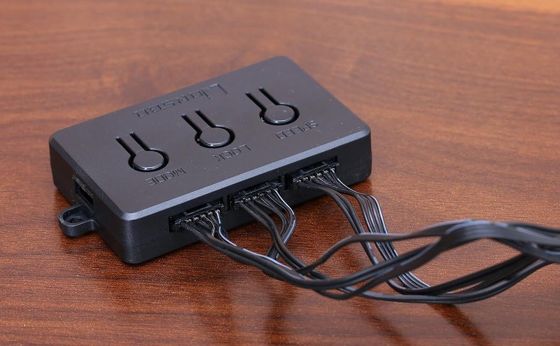 岂止于颜值？银白黑冷艳配色主机诞生记！