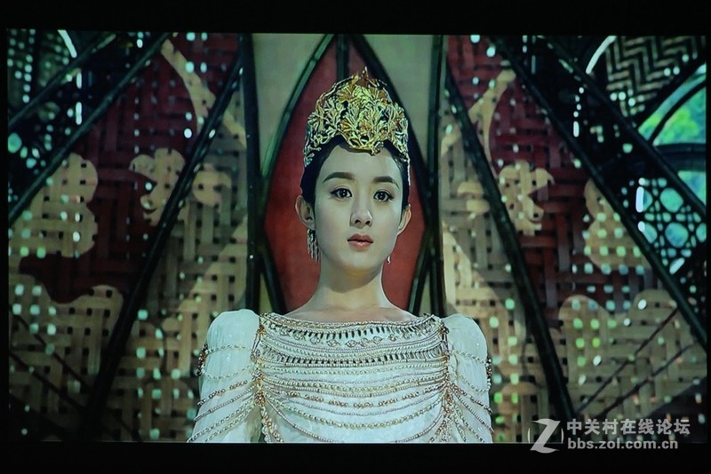 当世界杯遇上3000元档的4D自动梯形校正投影