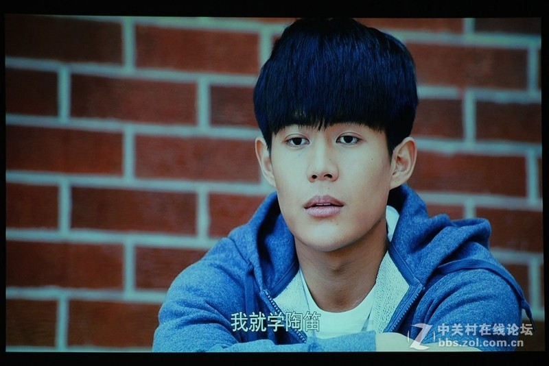 当世界杯遇上3000元档的4D自动梯形校正投影