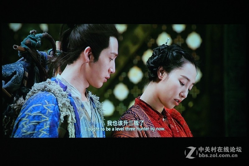 当世界杯遇上3000元档的4D自动梯形校正投影