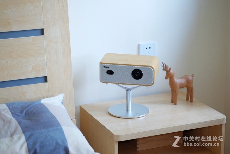 当世界杯遇上3000元档的4D自动梯形校正投影