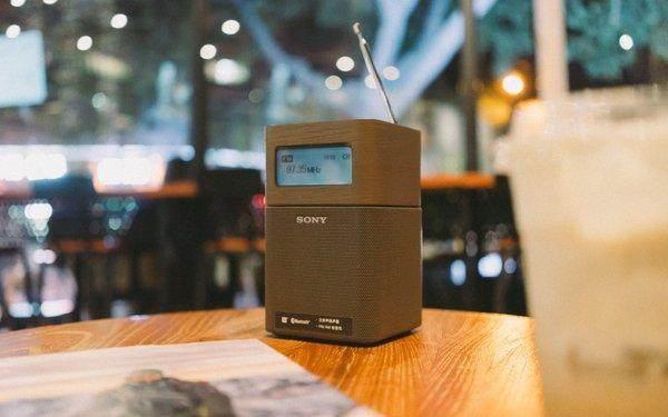 捕捉最纯粹的声音——这两款声色兼备的蓝牙收音机不可错过