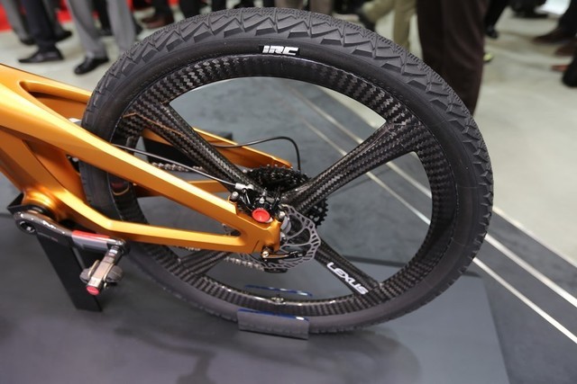 超前卫哲学：Lexus NXB概念碳纤维单车