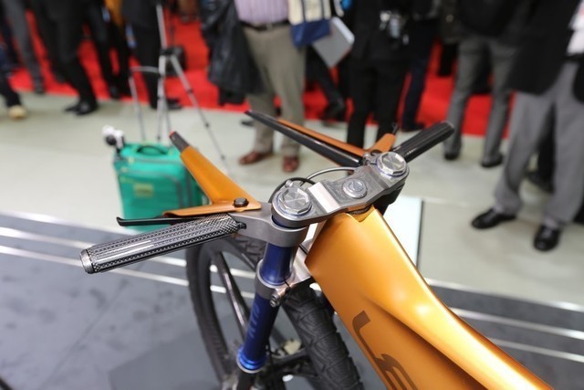 超前卫哲学：Lexus NXB概念碳纤维单车