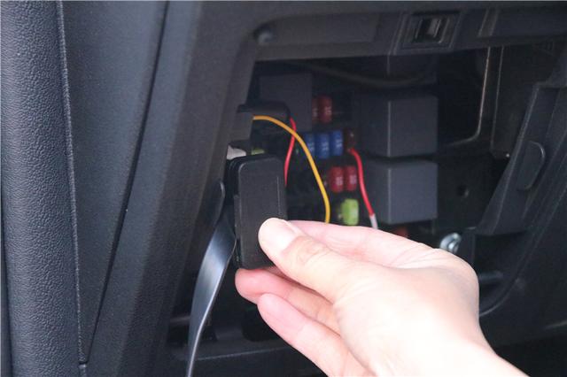 吉利博越装上HUD显示屏，再也不做低头族！优驾HUD体验